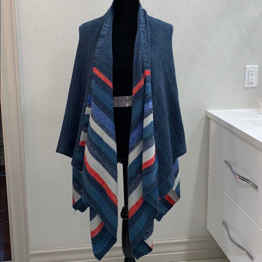 BCBG MaxAzria // Knit Shawl